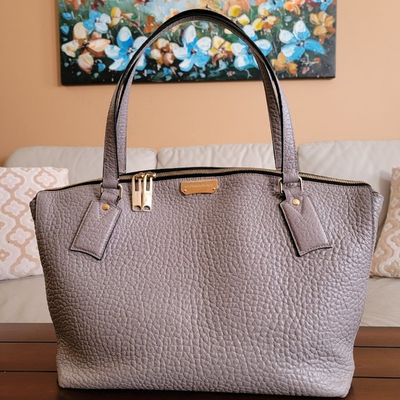 Burberry Pale Grey Signature Grain Leather Medium Welburn Tote Bag - Picture 2 of 4